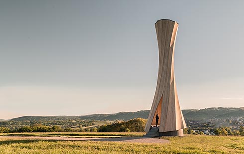 Selbstformender Montageprozess beim Urbach Turm