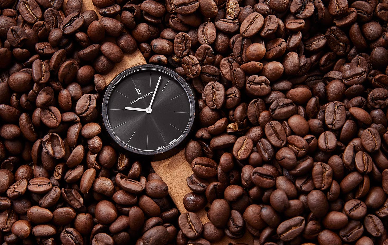 Coffee Watch - green circular material