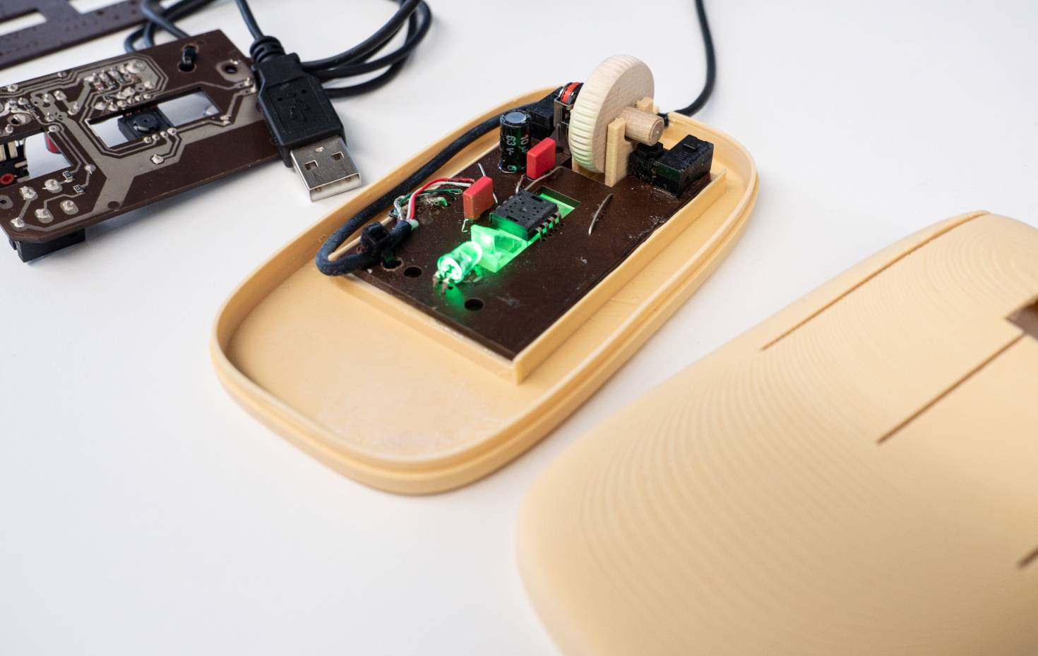 Empa Computermaus aus Holz, Zellulose und Lignin