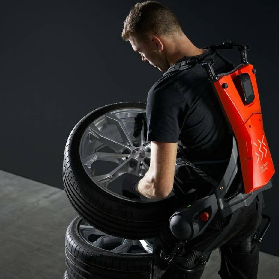 German Bionic Exoskellet Reifenwechsel Wheel Exchange The Tire Cologne